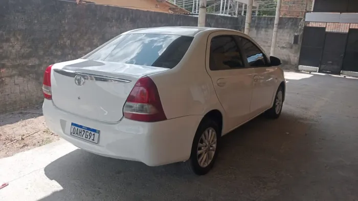 Toyota Etios XLS Sedan 1.5 Flex 16V 4P Mec. 2014