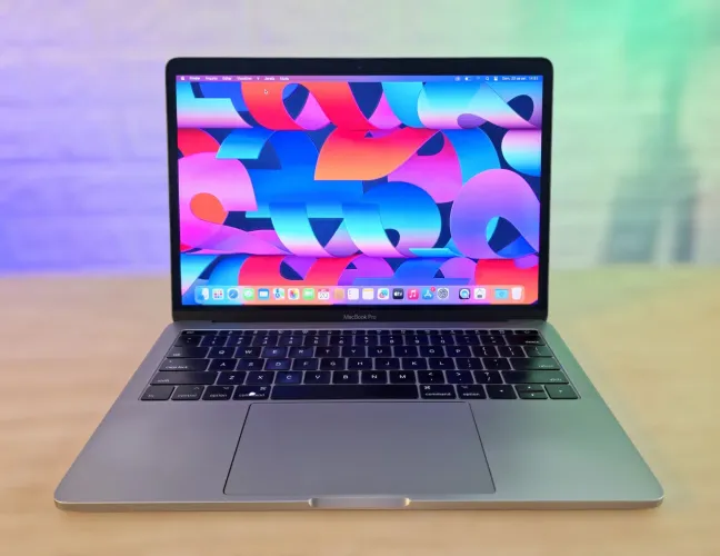 Macbook Pro 2017 | Intel Core i5 | 16GB RAM | SSD 256GB | Tela Retina de 13,3 pol.