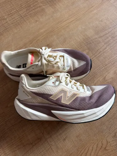 New Balance Rebel V5