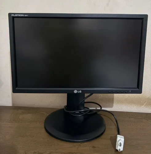 Vendo monitor LG 20" semi-novo