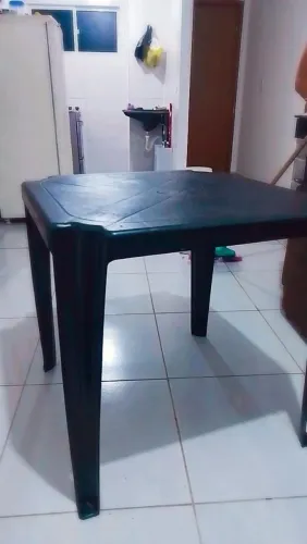 Vendo mesa de plástico 