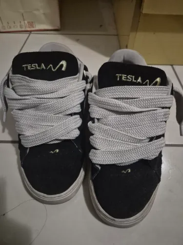 Tesla Skate Hertz Fat Lace Black Gold Original.