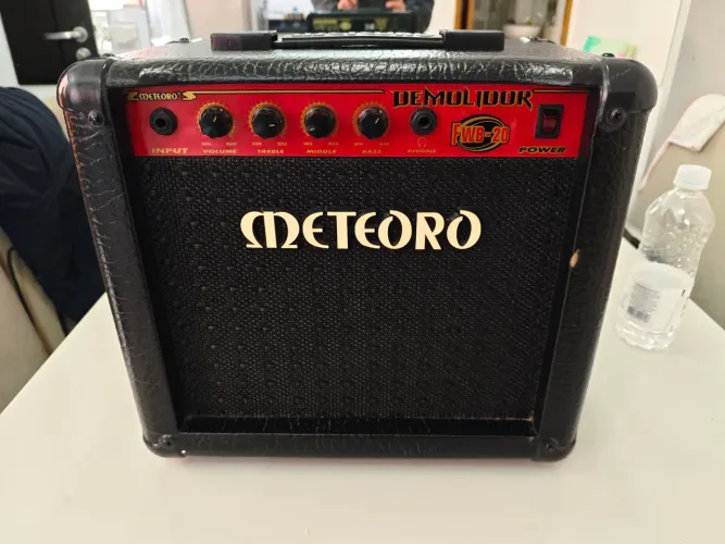 Amplificador Meteoro Demolidor FWB-20 para Contrabaixo - Bivolt (Excelente Estado)