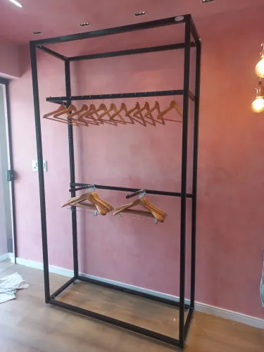 Kit de arara quadrada com regua simples e regua em U para exposição de roupas