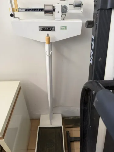 Vendo Balança Mecânica Profissional Medica 150kg 110ch Welmy - Welmy balanças