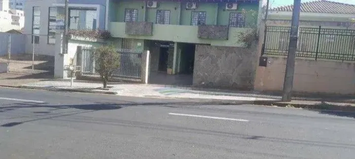 Sobrado com 4 dormitórios à venda, 350 m² por R$ 920.000,00 - Dom Bosco - Londrina/PR