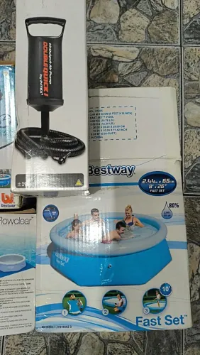Piscina flowclear 2,300 LTS.