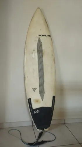 Prancha de Surf Scarlite com Quilhas e Leash