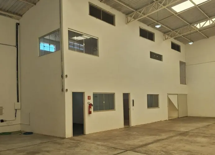 Galpão para alugar, 325 m² por R$ 6.501,00/mês - Santa Rosa - Uberlândia/MG