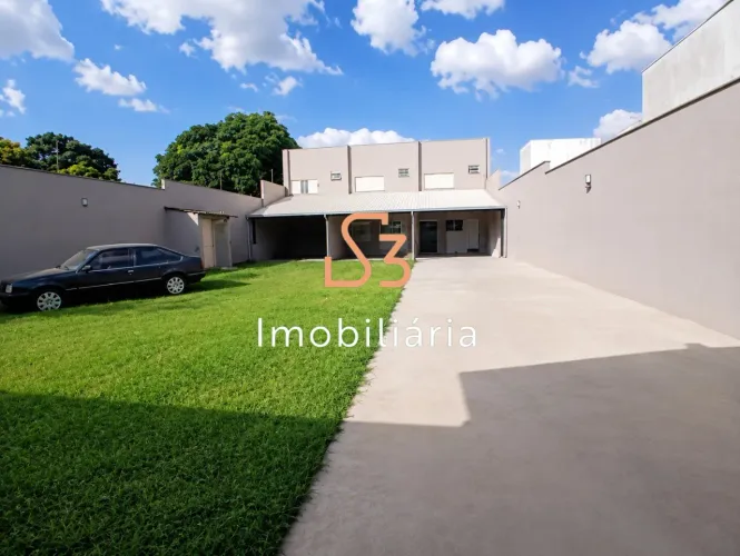 Casa para locação em Presidente Roosevelt, Uberlândia-MG: 2 quartos, 2 suítes, 1 sala, 3 b