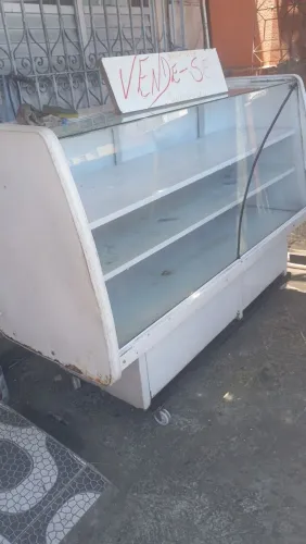 Balcão Gelando muito bem