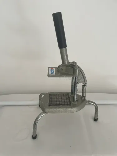Vendo cortador de batatas, cenoura etc. Manual