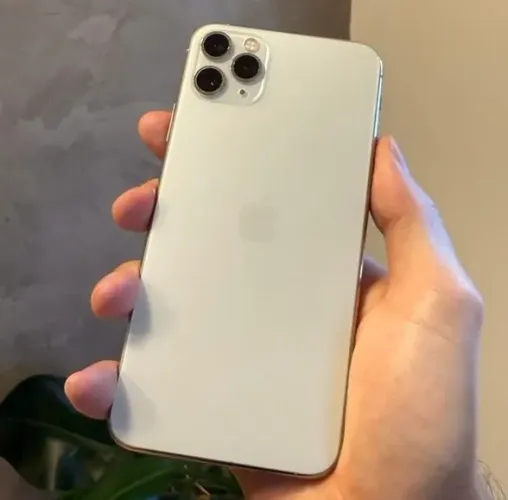 Vendo iPhone 11 Pro Max 64gb Branco Seminovo Impecável