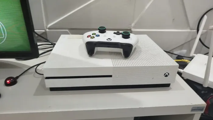 Xbox One S 1Tb completo