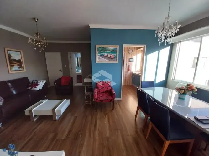 APARTAMENTO MOBILIADO COM 2 QUARTOS E 1 VAGA DE GARAGEM NO CENTRO DE FLORIANÓPOLIS