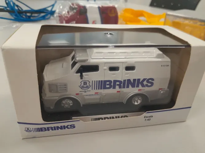 Miniatura Carro Forte BRINKS - Escala 1:43, Novo na caixa + Brindes originais