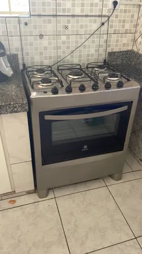 FOGÃO 5 BOCAS EM PERFEITO ESTADO DE USO