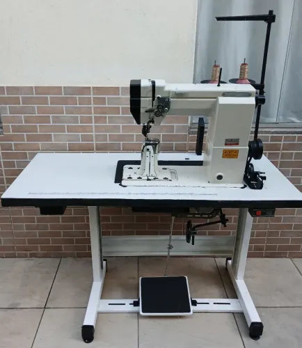 Maquina costura trasporte triplo coluna