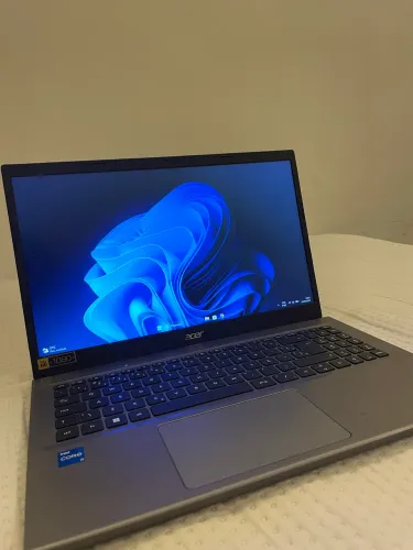 Acer Aspire 5 515-57 i5 12400H 8GB RAM SSD 512GB - Estado Excelente