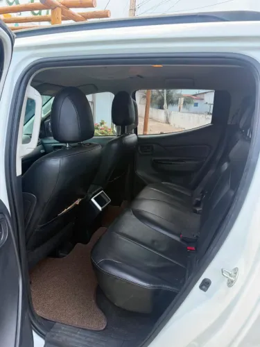 Mitsubishi L200 Tri. S. Outd. Plus 2.4 4X4 Die. AUT 2025