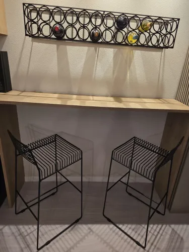 Par de Banquetas Altas Tok&Stok - Design Moderno e Lindo Acabamento