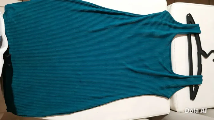 Vendo essas peças de roupas semi nova