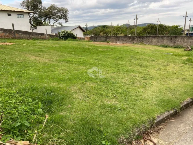 Terreno à Venda em Lagoa da Conceição - Florianópolis/SC