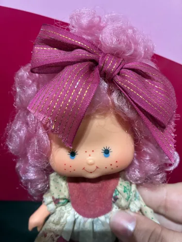 Boneca moranguinho anos 80 amorinha