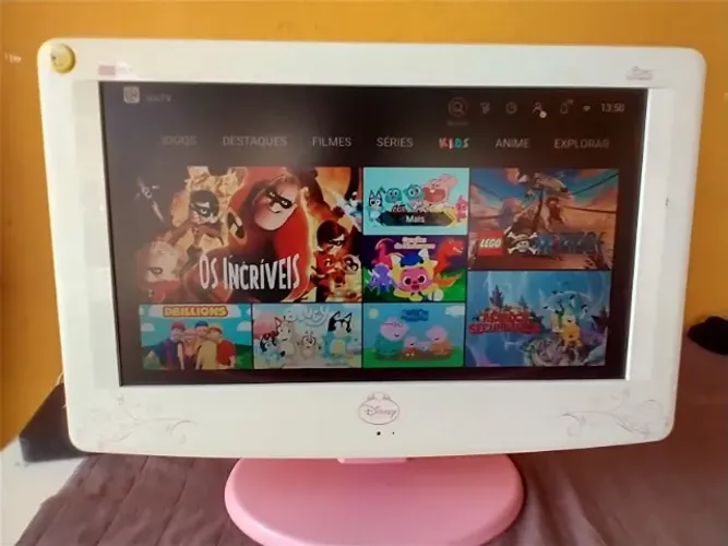 TV Disney Princess LCD 18,5? Branca e Rosa
