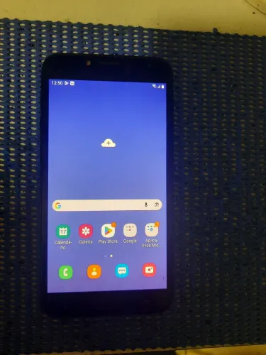 Vendi Smartphone Samsung J400