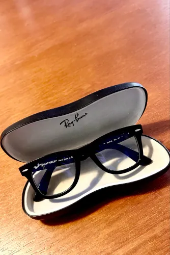 Óculos Rayban Wayfarer sem uso