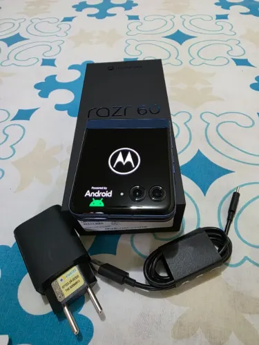 Smartphone Motorola Razr 60 256gb - Tela Dobravel
