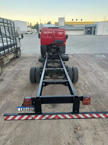 Cargo 815 0km 2011