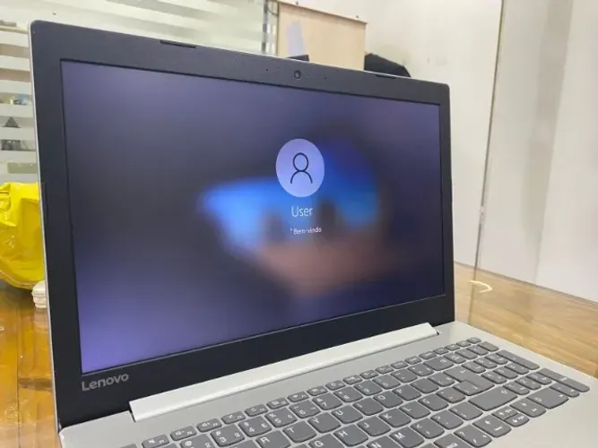 Notebook Lenovo Core i3-7020U 12GB RAM - Rápido e conservado