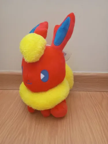 Boneco de pelucia flareon pokemon 20cm