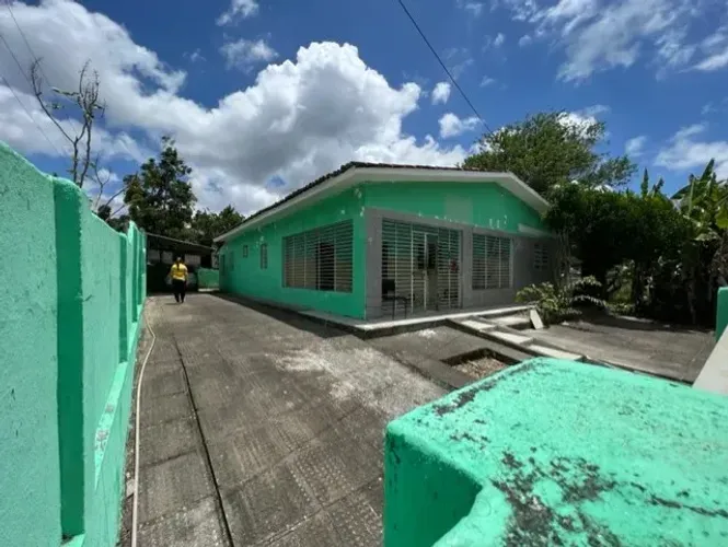 Casa ampla com terreno de 1.500m² em Jaboatão dos Guararapes