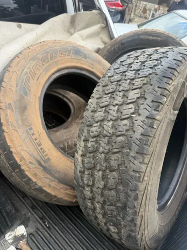 Vendo Pneus 245/70r16