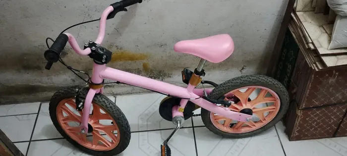 Bicicleta infantil menina
