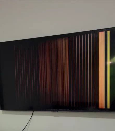 TV Samsung 43? 4K UHD- Com defeito na  tela (avaliada pela assistência técnica)