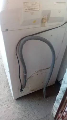 Máquina de lavar em perfeito estado