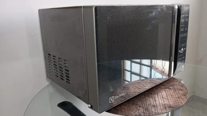 Micro-ondas Electrolux 23L Espelhado Semi Novo 100% Funcionando