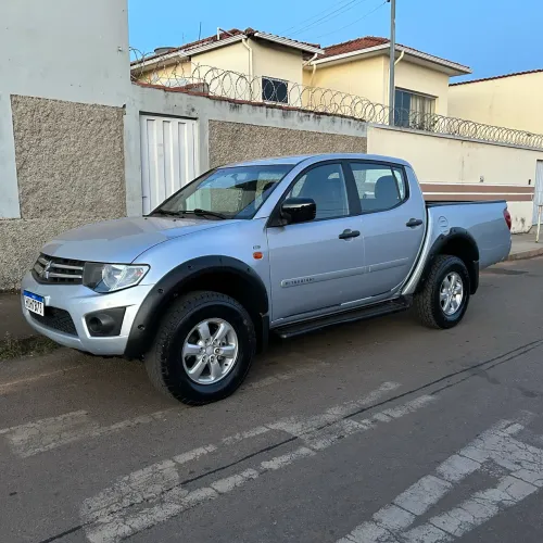 Mitsubishi L200 Triton GLS 3.2 CD TB Int.diesel MEC 2013