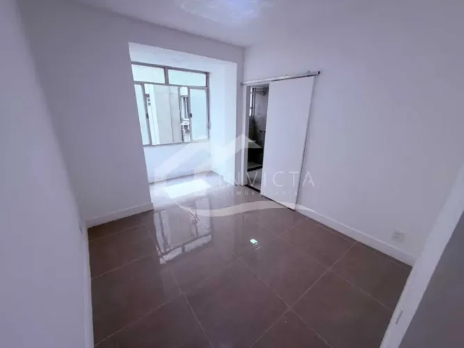 maravilhoso saleta quarto na quadra da praia