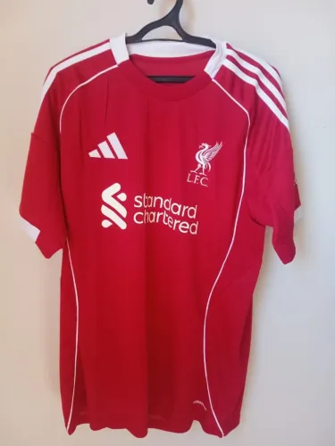 Camisa Liverpool temporada 25/26