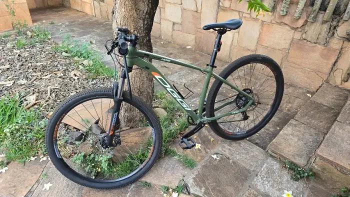 Bicicleta MTB Oggi Hacker HDS Aro 29,Shimano - Verde/Laranja (Seminova)