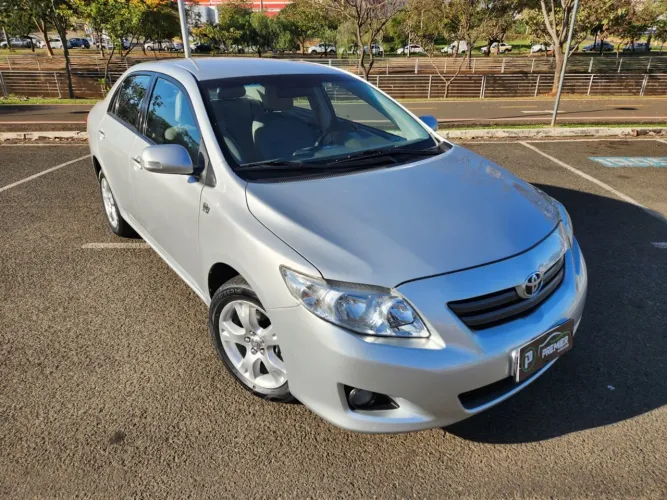 Toyota Corolla Altis 2.0 Flex 16V Aut. 2011