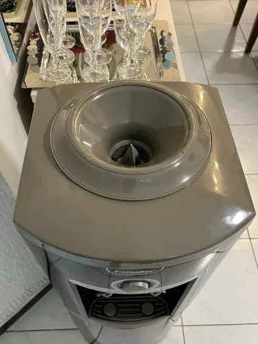 Bebedouro seminovo