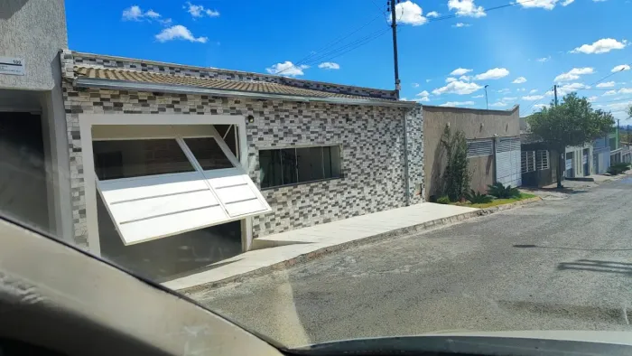 VENDE-SE CASA NO CONDOMÍNIO RESERVA CAMPOS BELO - Goiânia - GO