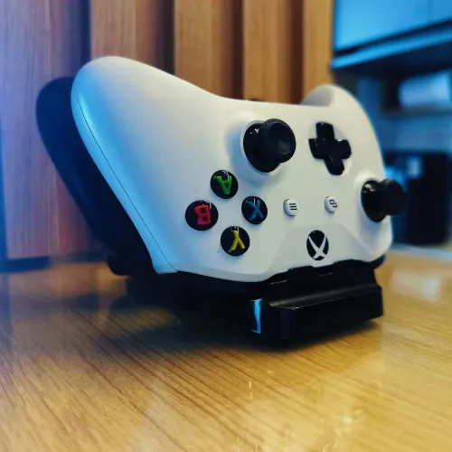 Kit 2 Controles Originais Xbox One S + Suporte + 2 Baterias Recarregáveis + Carregador