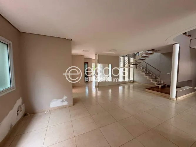 Casa em condomínio para aluguel, 5 quartos, 5 suítes, 4 vagas, Morada da Colina - Uberlând